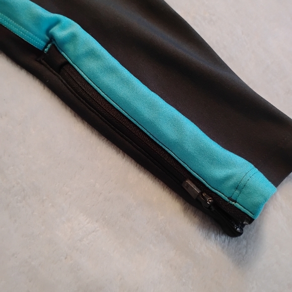 Under Armour Compression Black and Teal Active Leggings Size Small - Picture 4 of 6